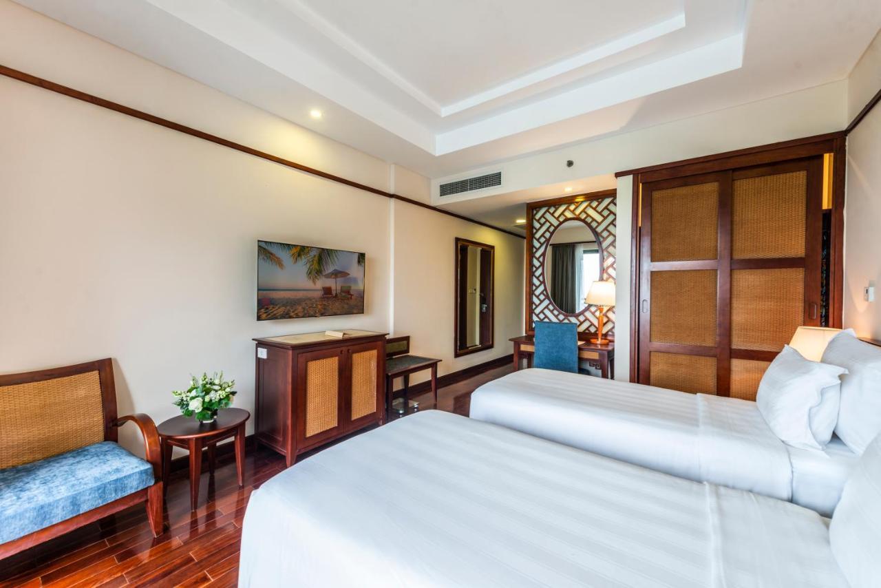 Vinpearl & Bay Resort Nha Trang